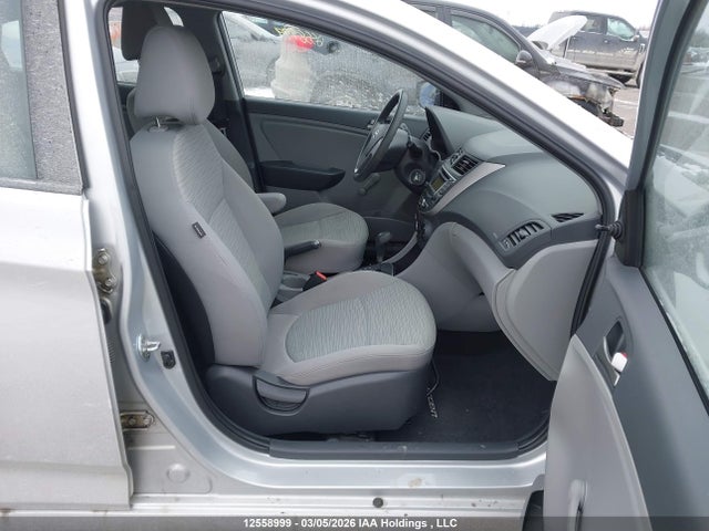 KMHCT4AE8GU042260 Hyundai ACCENT SE