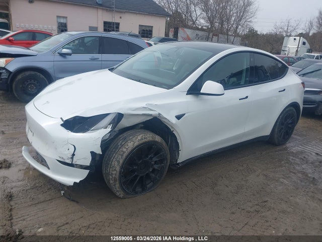 7SAYGAEE9NF336198 Tesla Model Y