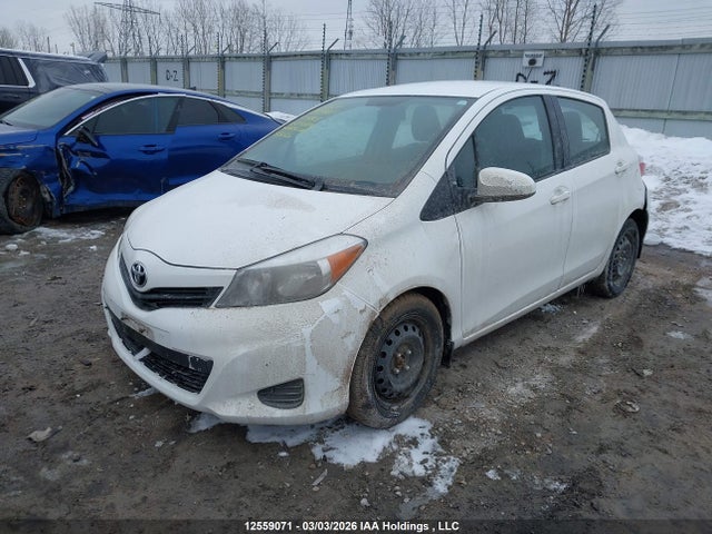 Toyota YARIS LE 2014 VNKKTUD3XEA014394 Image 2