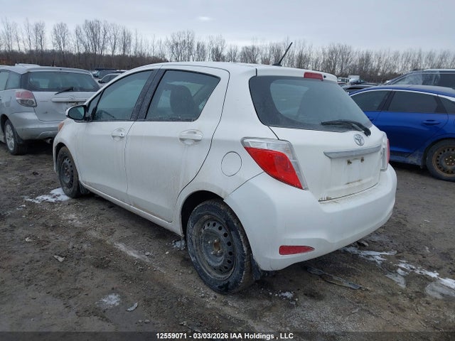 Toyota YARIS LE 2014 VNKKTUD3XEA014394 Image 3