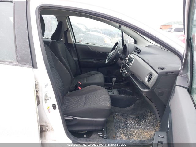 Toyota YARIS LE 2014 VNKKTUD3XEA014394 Image 5