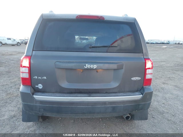 1C4NJRAB3GD740894 Jeep Patriot Sport/north