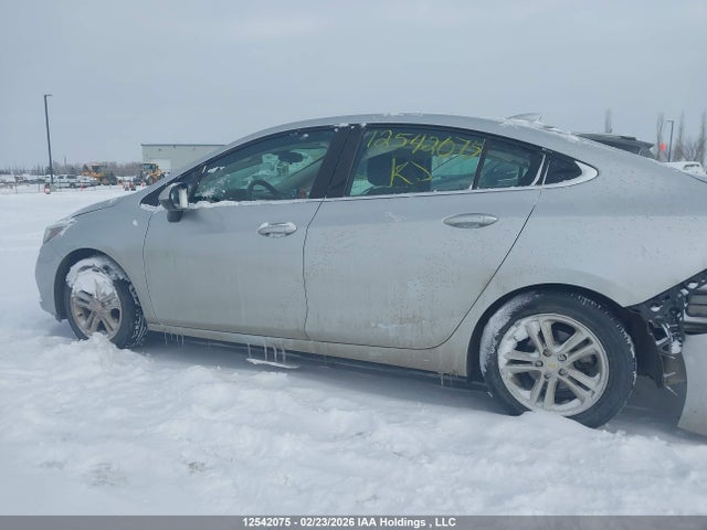 1G1BE5SM7J7222561 Chevrolet Cruze Lt Auto