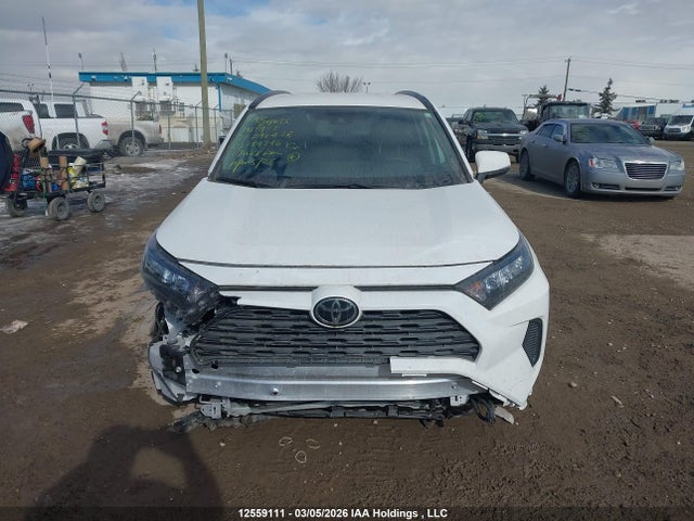 2T3B1RFV4MC184746 Toyota RAV4 LE