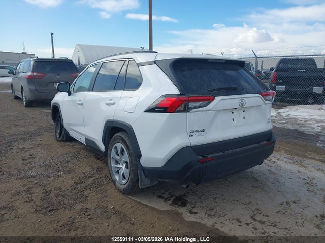 2T3B1RFV4MC184746 Toyota RAV4 LE