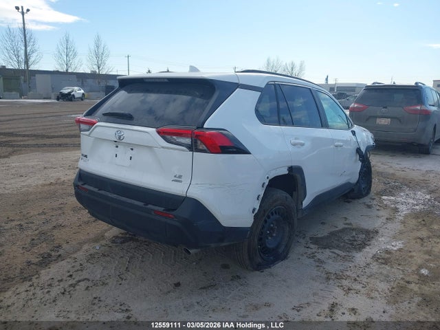 2T3B1RFV4MC184746 Toyota RAV4 LE