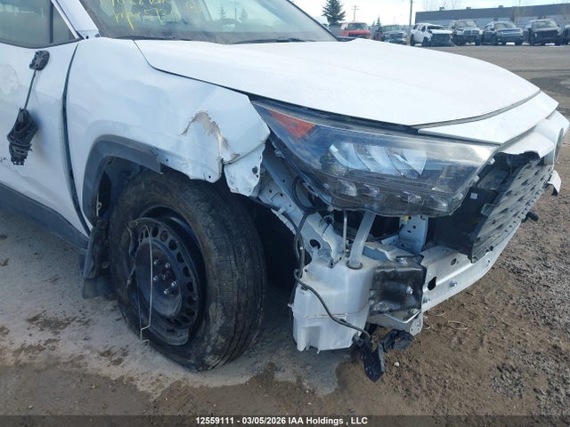 2T3B1RFV4MC184746 Toyota RAV4 LE