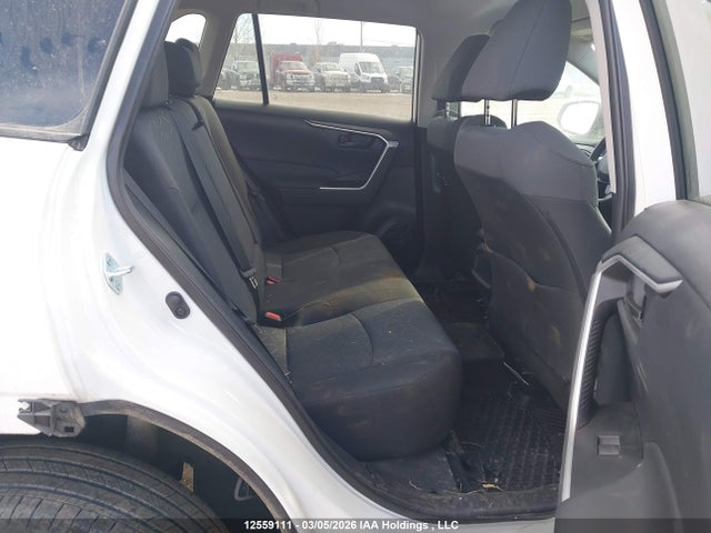 2T3B1RFV4MC184746 Toyota RAV4 LE