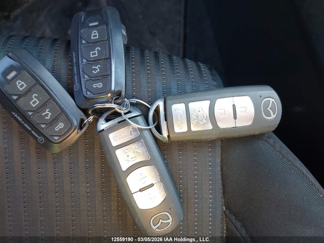 JM1BM1V73E1133930 Mazda Mazda3 Gs-sky