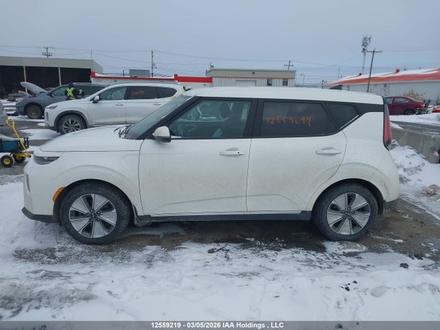 KNDJ23A20P7032562 KIA Soul Ev Premium