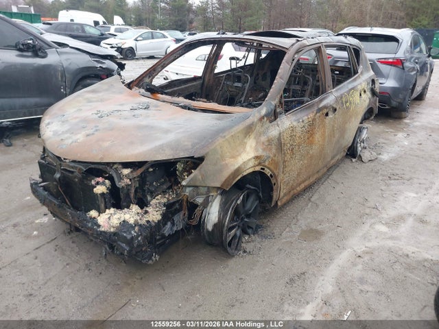 2T3RFREV8JW773729 Toyota Rav4 Adventure/xle