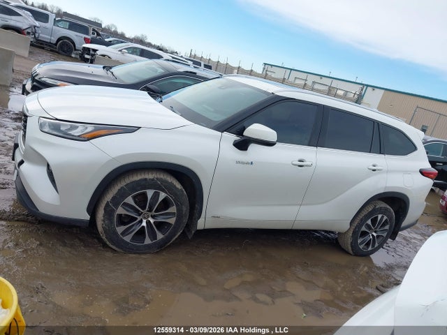 2021 Toyota Highlander მანქანა იყიდება აუქციონზე, vin: 5TDGBRCH9MS527634, აუქციონის ნომერი: 12559314