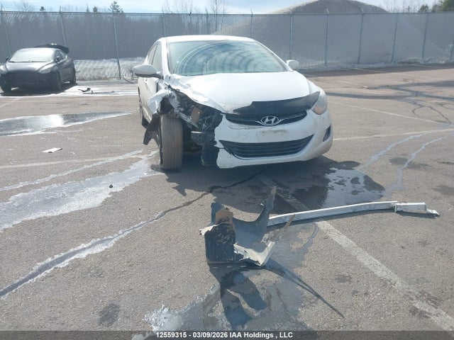2013 Hyundai Elantra Gls/limited მანქანა იყიდება აუქციონზე, vin: 5NPDH4AE0DH376136, აუქციონის ნომერი: 12559315