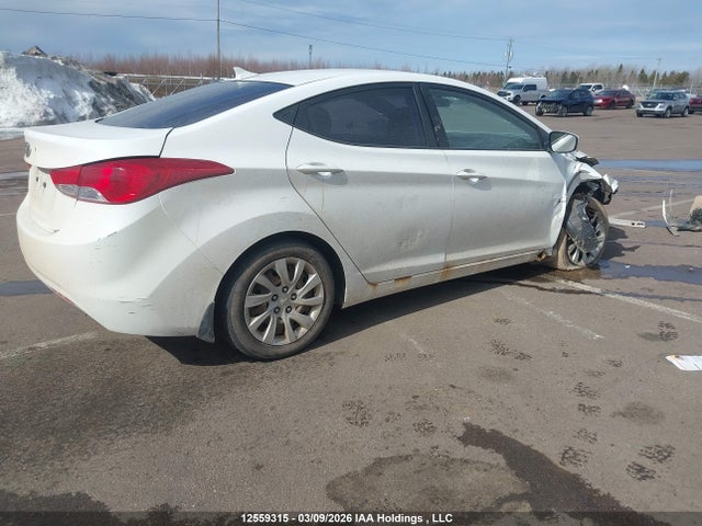 2013 Hyundai Elantra Gls/limited მანქანა იყიდება აუქციონზე, vin: 5NPDH4AE0DH376136, აუქციონის ნომერი: 12559315