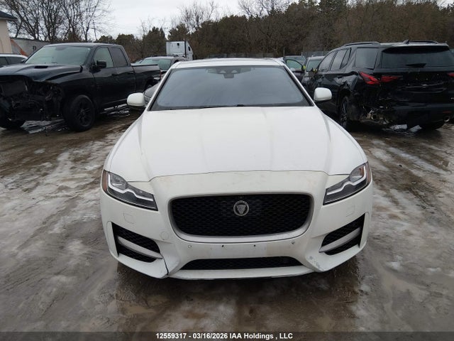 SAJBL4BN8HCY34237 Jaguar XF