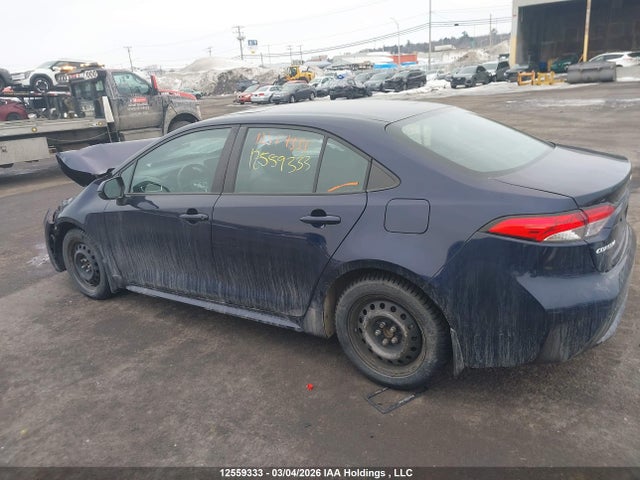 5YFBPMBE7NP318697 Toyota COROLLA LE