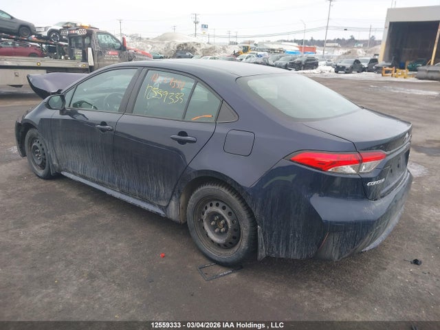 5YFBPMBE7NP318697 Toyota COROLLA LE