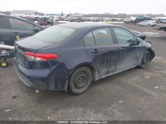 5YFBPMBE7NP318697 Toyota COROLLA LE