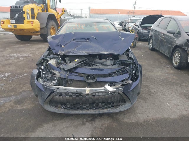 5YFBPMBE7NP318697 Toyota COROLLA LE
