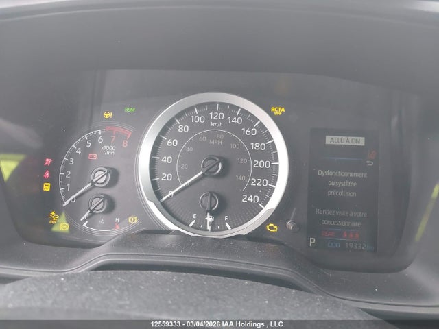 5YFBPMBE7NP318697 Toyota COROLLA LE