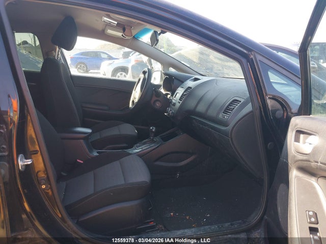 KNAFX4A65G5621051 KIA FORTE LX