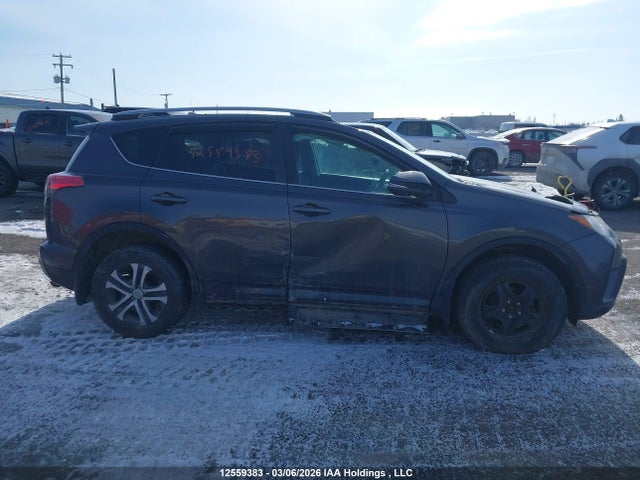 12559383 :رقم المزاد ، 2T3BFREV1HW650608 vin ، 2017 Toyota Rav4 Le مزاد بيع