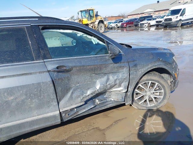 12559409 :رقم المزاد ، 3VV2B7AX4JM168697 vin ، 2018 Volkswagen Tiguan Se/sel مزاد بيع