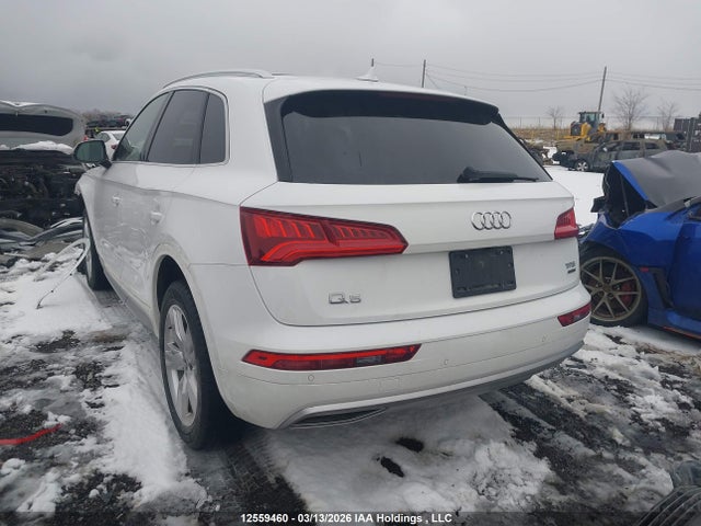 Audi Q5 2.0t Technik 2018 WA1CNAFY6J2187567 Image 3