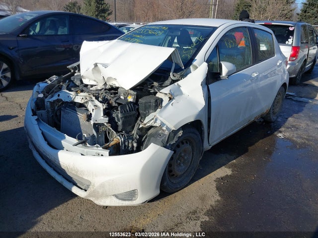 Toyota YARIS LE 2014 VNKKTUD31EA013795 Image 2