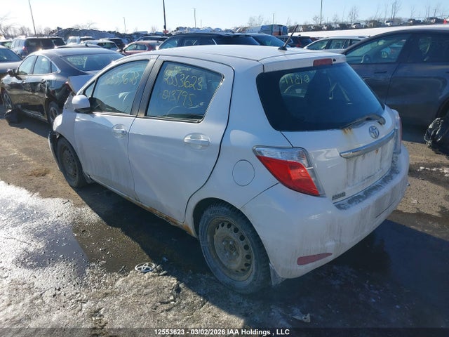 Toyota YARIS LE 2014 VNKKTUD31EA013795 Image 3