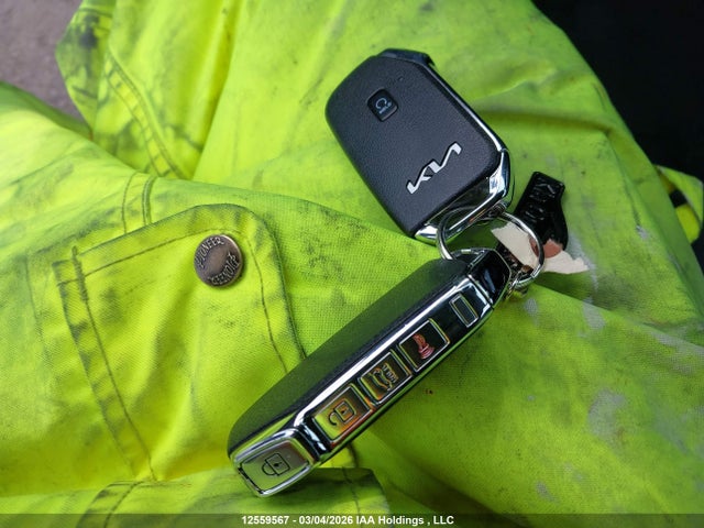 KNDCR3L11S5135079 KIA Niro Wind