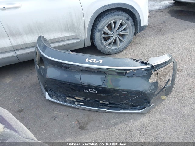 KNDCR3L11S5135079 KIA Niro Wind