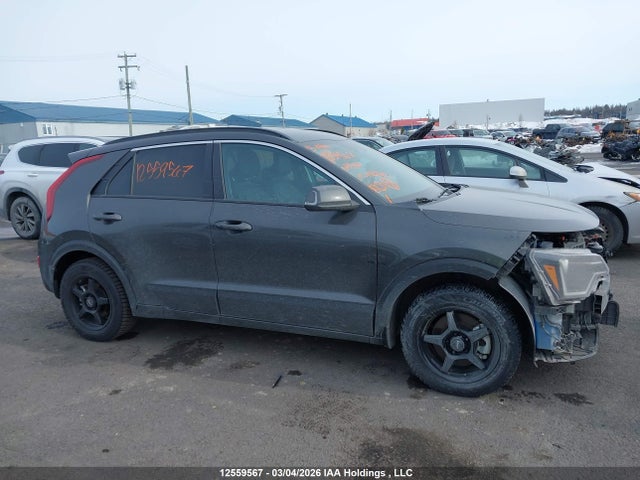 KNDCR3L11S5135079 KIA Niro Wind