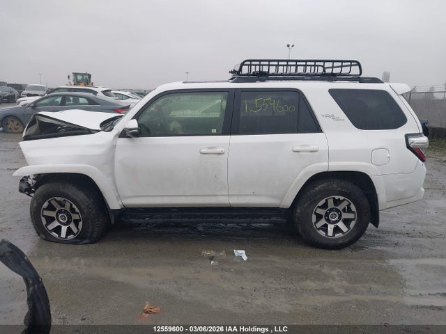Toyota 4runner 2023 JTERU5JR0P6161117 Image 14