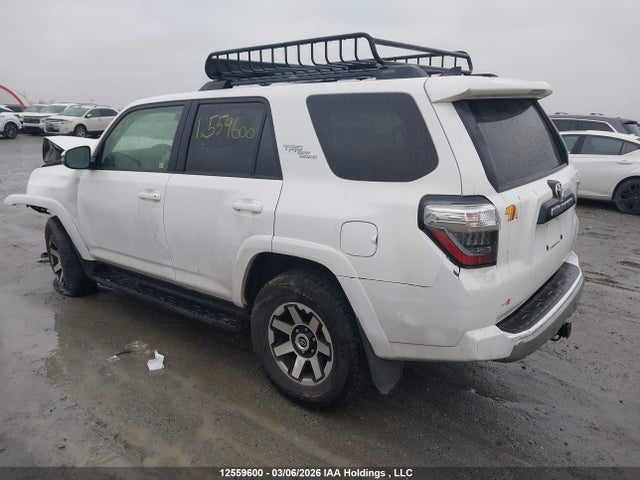 Toyota 4runner 2023 JTERU5JR0P6161117 Image 3