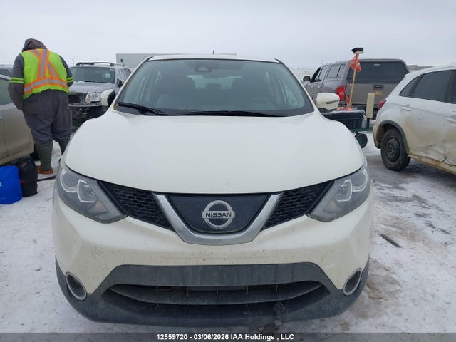JN1BJ1CR6KW327060 Nissan Qashqai S/sl/sv