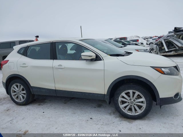 JN1BJ1CR6KW327060 Nissan Qashqai S/sl/sv