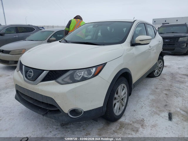 JN1BJ1CR6KW327060 Nissan Qashqai S/sl/sv