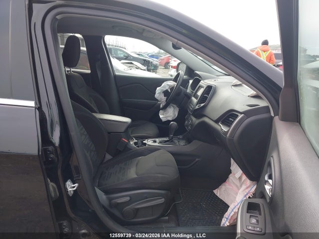 12559739 :رقم المزاد ، 1C4PJMCX0KD210718 vin ، 2019 Jeep Cherokee Latitude مزاد بيع