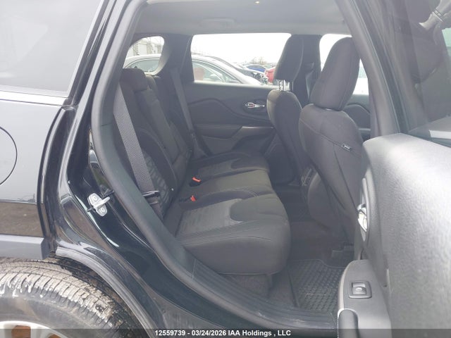 12559739 :رقم المزاد ، 1C4PJMCX0KD210718 vin ، 2019 Jeep Cherokee Latitude مزاد بيع