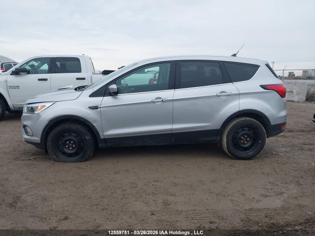 12559751 :رقم المزاد ، 1FMCU9GD6KUB15739 vin ، 2019 Ford Escape Se مزاد بيع