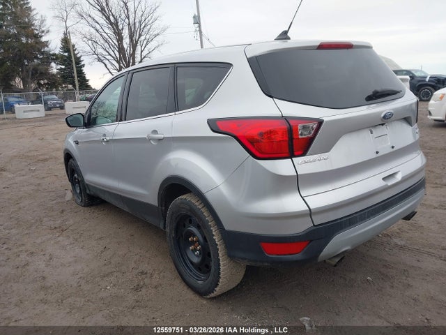 12559751 :رقم المزاد ، 1FMCU9GD6KUB15739 vin ، 2019 Ford Escape Se مزاد بيع