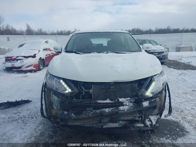 JN1BJ1CR3JW261470 Nissan Qashqai S/sl/sv