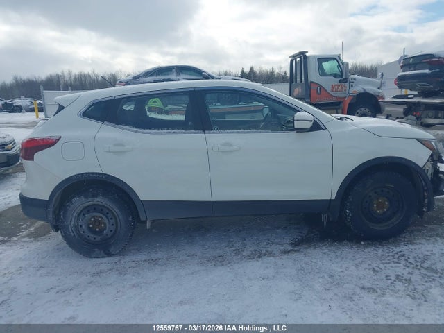 JN1BJ1CR3JW261470 Nissan Qashqai S/sl/sv