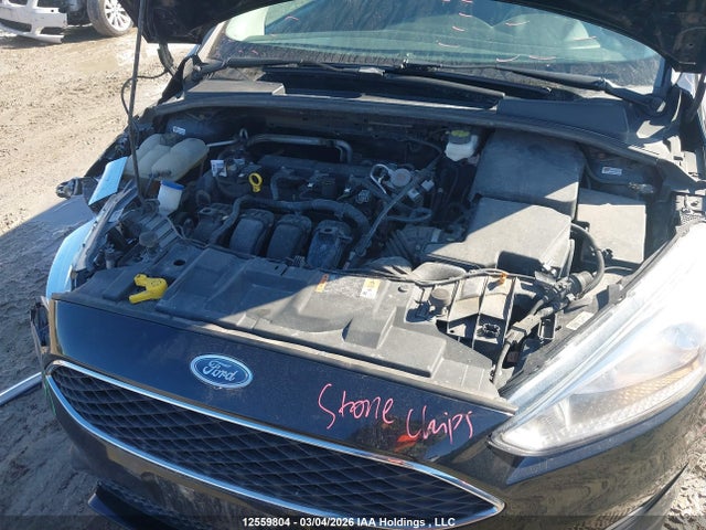 1FADP3K27JL318118 Ford FOCUS SE