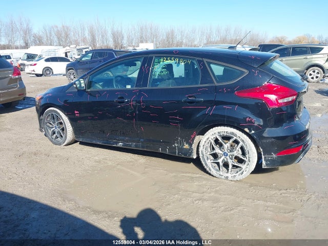 1FADP3K27JL318118 Ford FOCUS SE