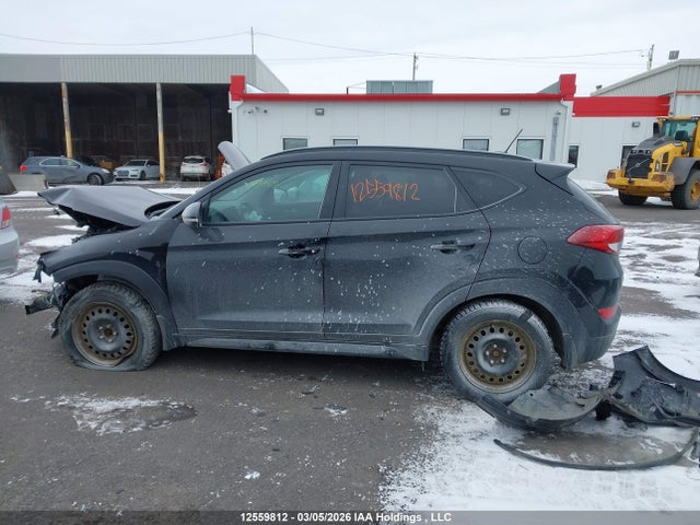 KM8J3CA42HU508999 Hyundai TUCSON SE