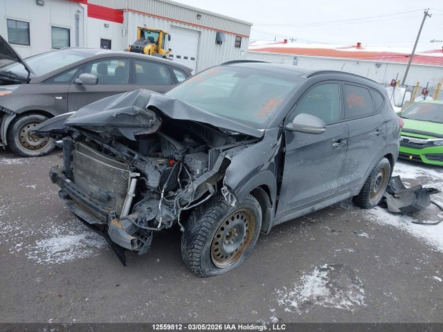 KM8J3CA42HU508999 Hyundai TUCSON SE