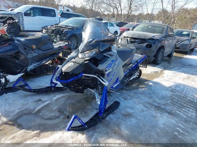 12559823 :رقم المزاد ، 4UF8MB200JT000279 vin ، 2018 Yamaha Side Winder مزاد بيع