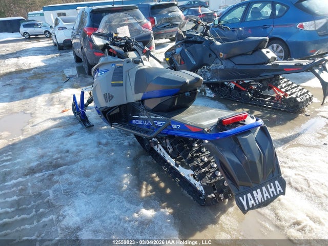 12559823 :رقم المزاد ، 4UF8MB200JT000279 vin ، 2018 Yamaha Side Winder مزاد بيع